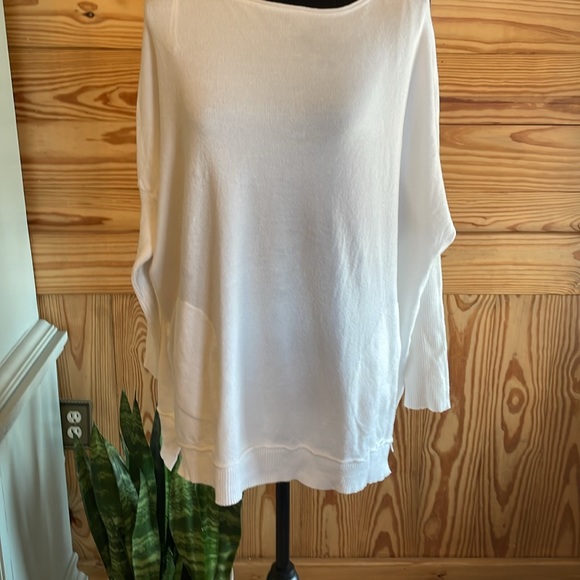 Tempo, Paris, soft white gently used sweater - Picture 3 of 8